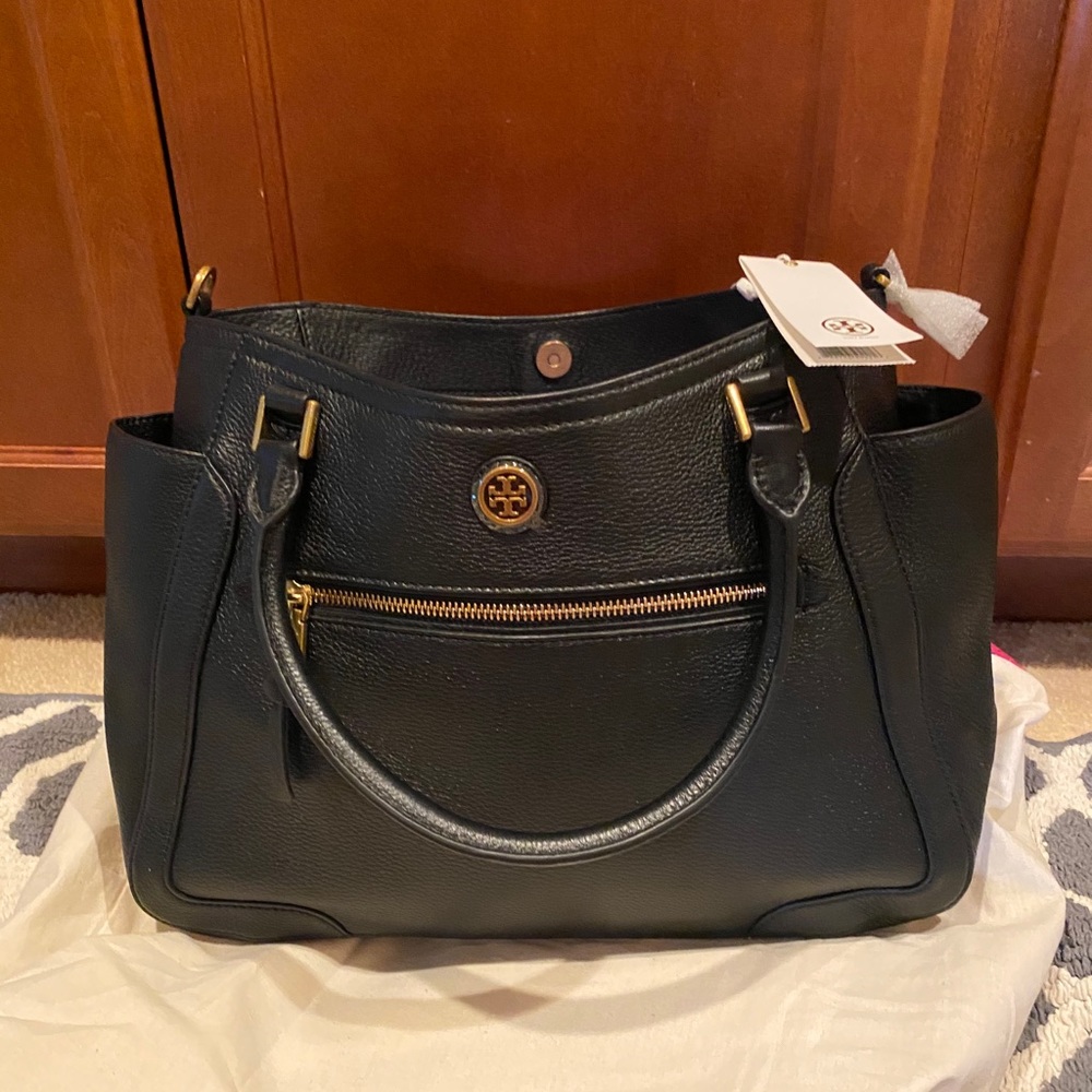 Tory Burch hand bag. New with tag